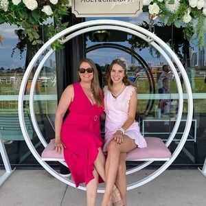 Meet your Posher, Simone